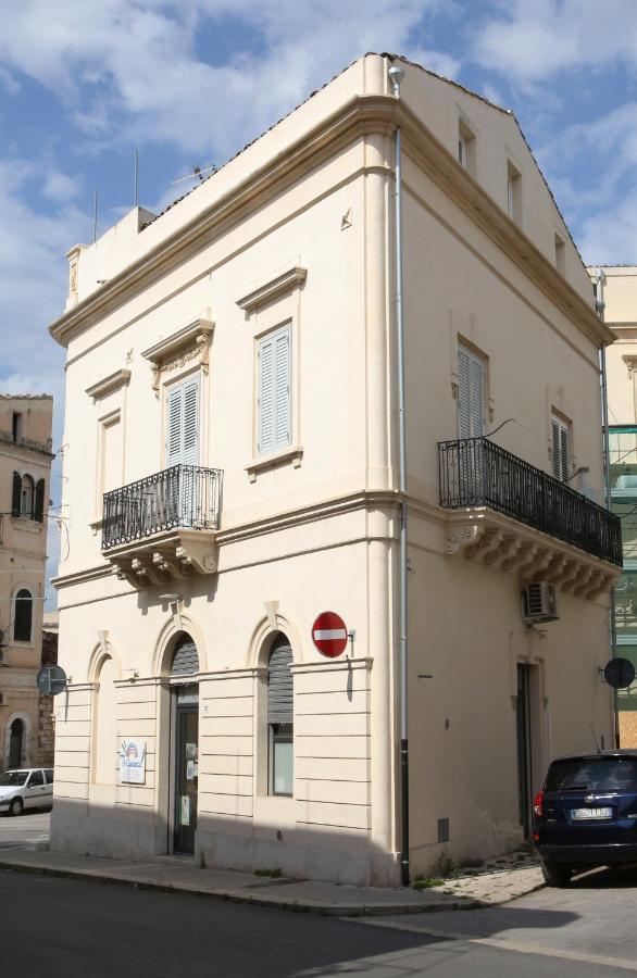 Palazzo Leonardo Lejlighed Scicli Eksteriør billede